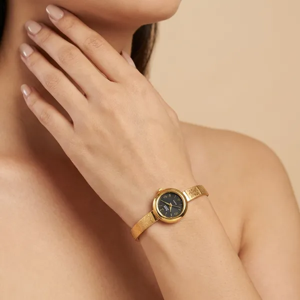 Gold_Alloy_&_Steel_Wrist_Watch_For_Women
