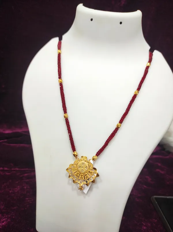Black_&_Gold_Alloy_with_Beads_Mangalsutra_Necklace_For_Women