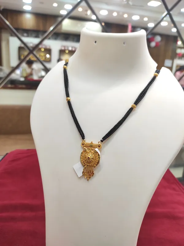 Black_&_Gold_Alloy_with_Beads_Mangalsutra_Necklace_For_Women