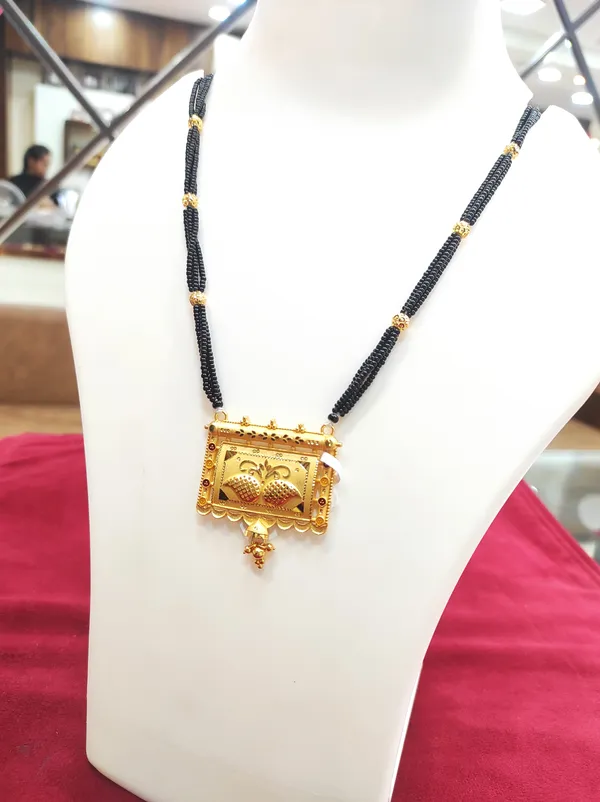 Black_&_Gold_Alloy_with_Beads_Mangalsutra_Necklace_For_Women