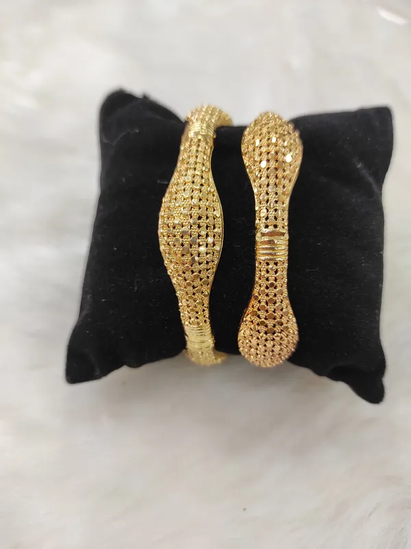 Gold_Alloy_Bangle_Set_(2_Pieces)_For_Women