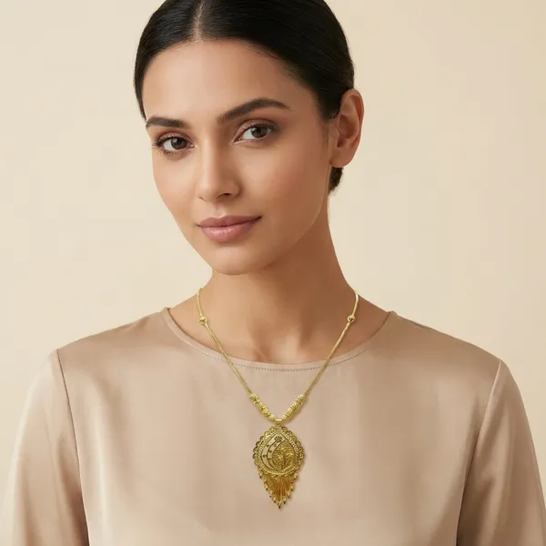 Gold_Alloy_Chain_Pendant_Set_For_Women