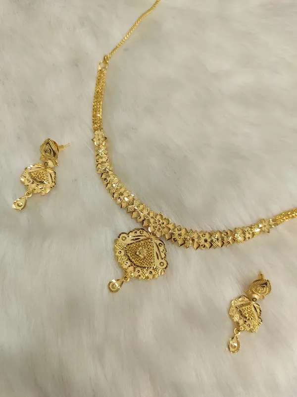 Gold_Alloy_Necklace_With_Earrings_Set_For_Women