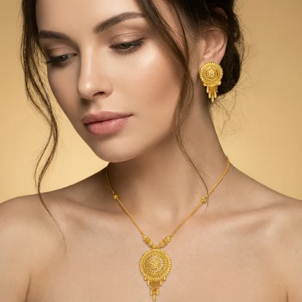 Gold_Alloy_Chain_Pendant_Set_For_Women