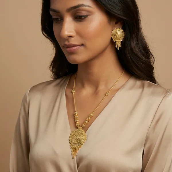 Gold_Alloy_Chain_Pendant_Set_For_Women