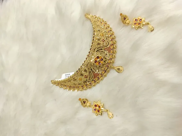 Gold_Alloy_Choker_With_Earrings_Set_For_Women