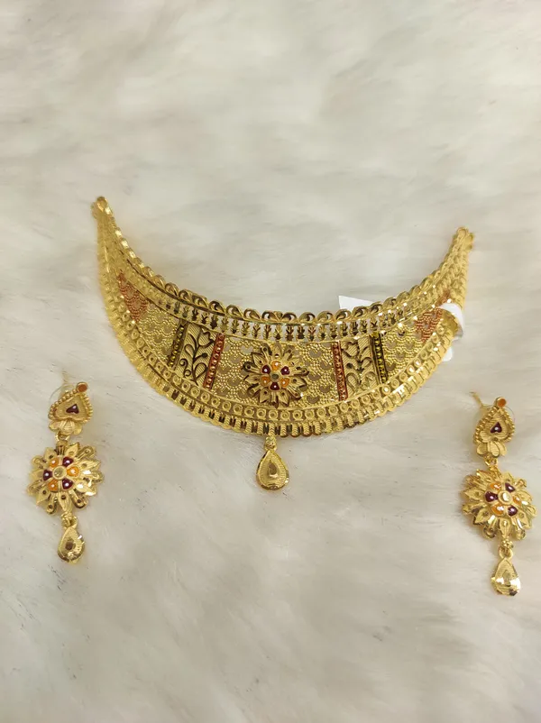 Gold_Alloy_Choker_With_Earrings_Set_For_Women