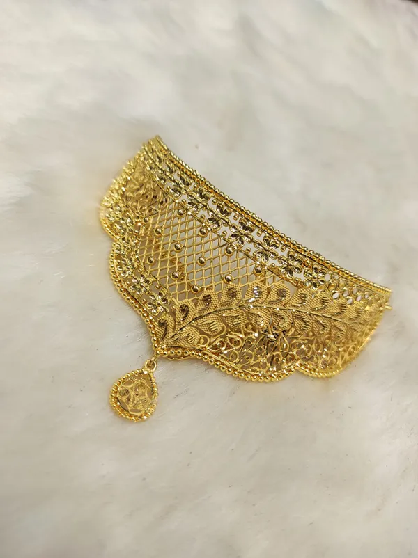Gold_Alloy_Choker_Set_For_Women