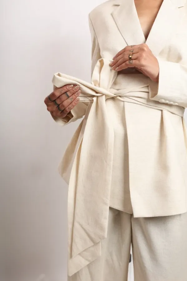 Off_White_Soothe_Pure_Linen_Blazer_For_Women