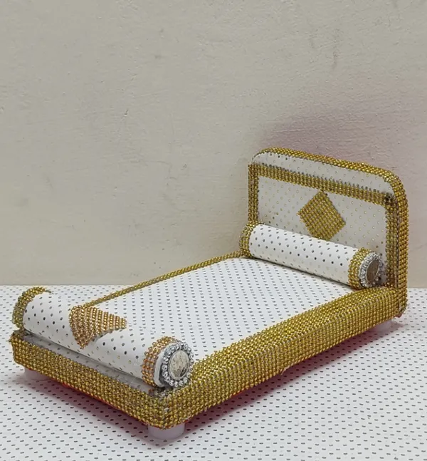 Handcrafted_Beaded_LADDU_GOPAL_Bed_With_Dotted_Cushioning_For_Pooja_Decor