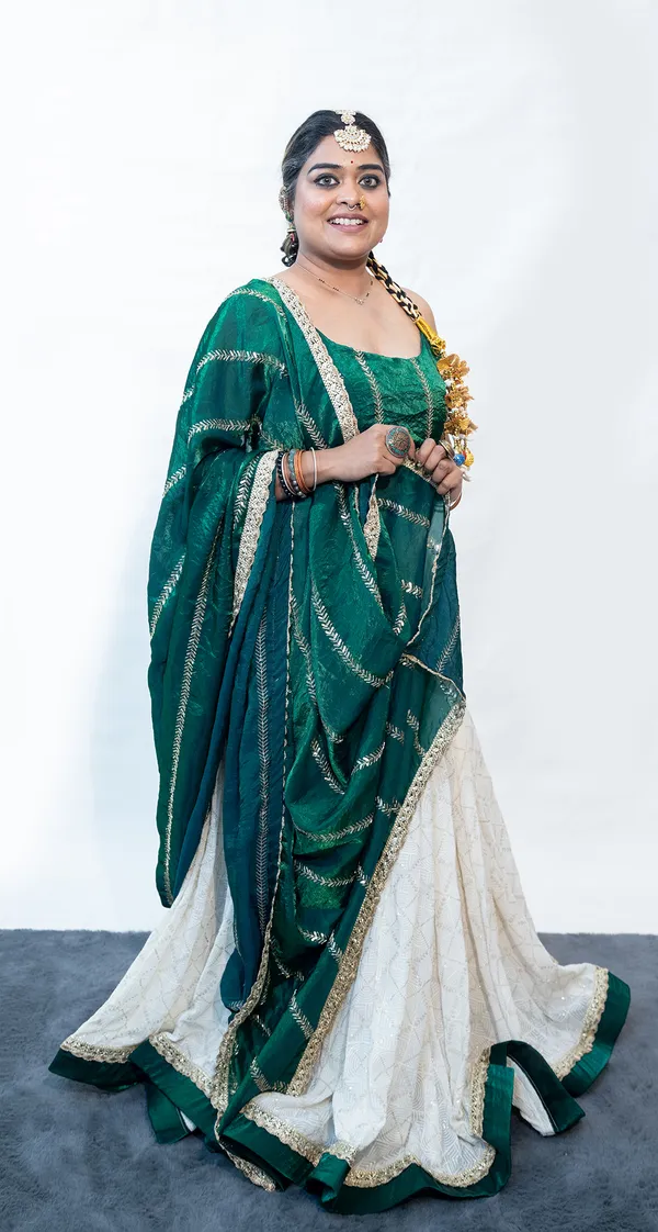 Lehenga_Chikankari_White_And_Bottle_Green