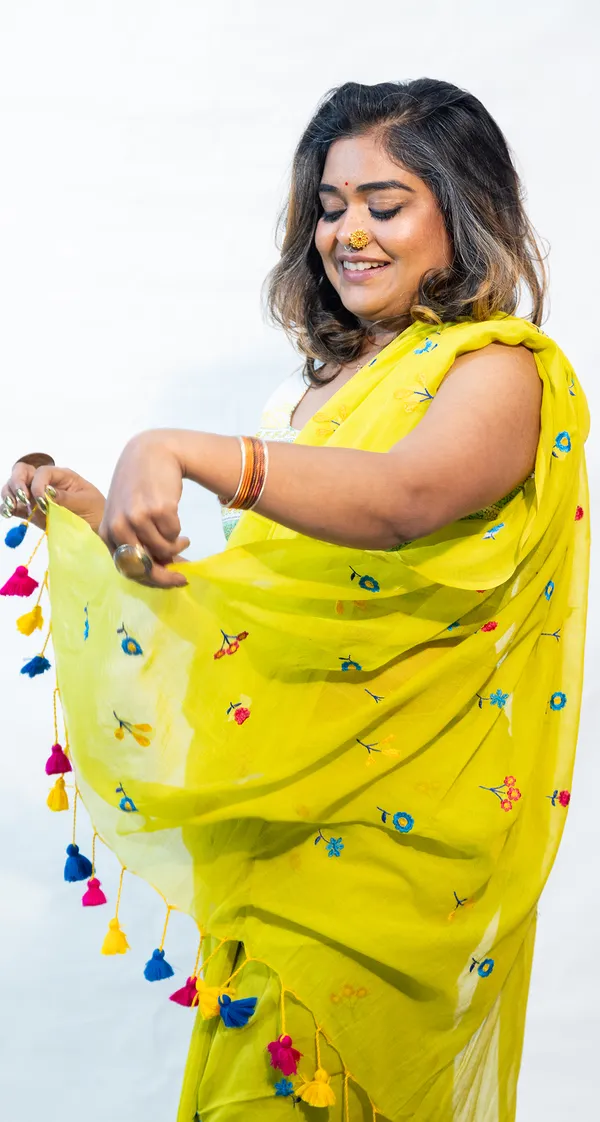 Saree_Mul_Cotton_Machine_Embroidery
