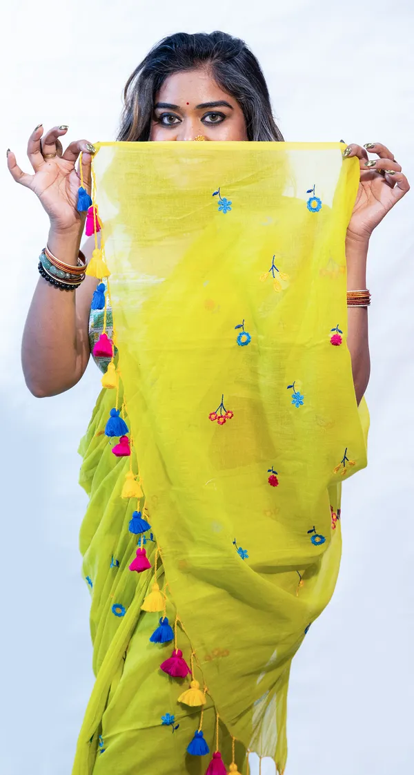 Saree_Mul_Cotton_Machine_Embroidery