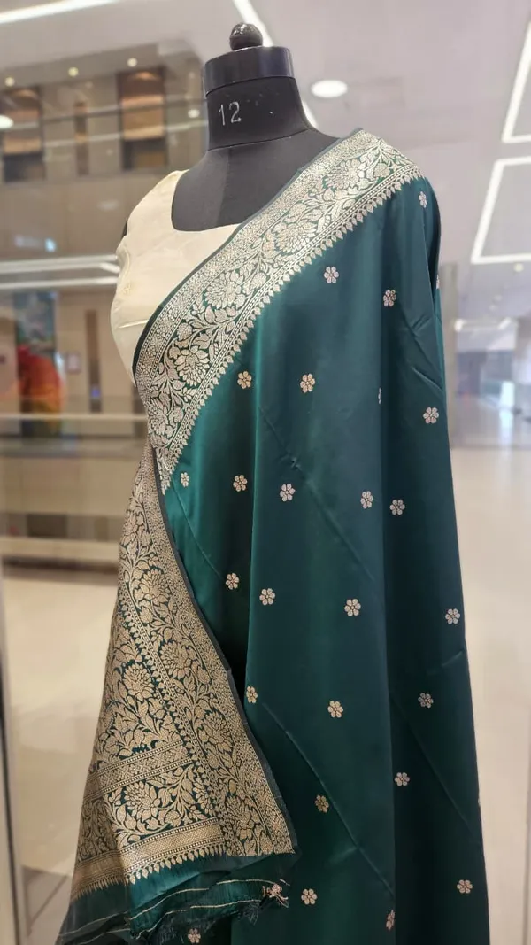 Banarasi_Classic_Boota_Green