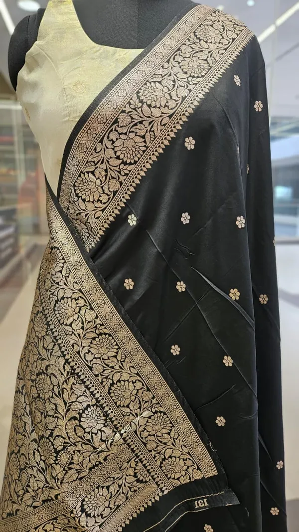 Banarasi_Classic_Boota_Black