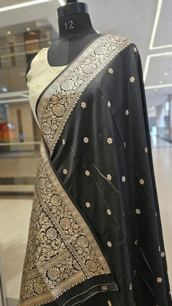 Banarasi_Classic_Boota_Black