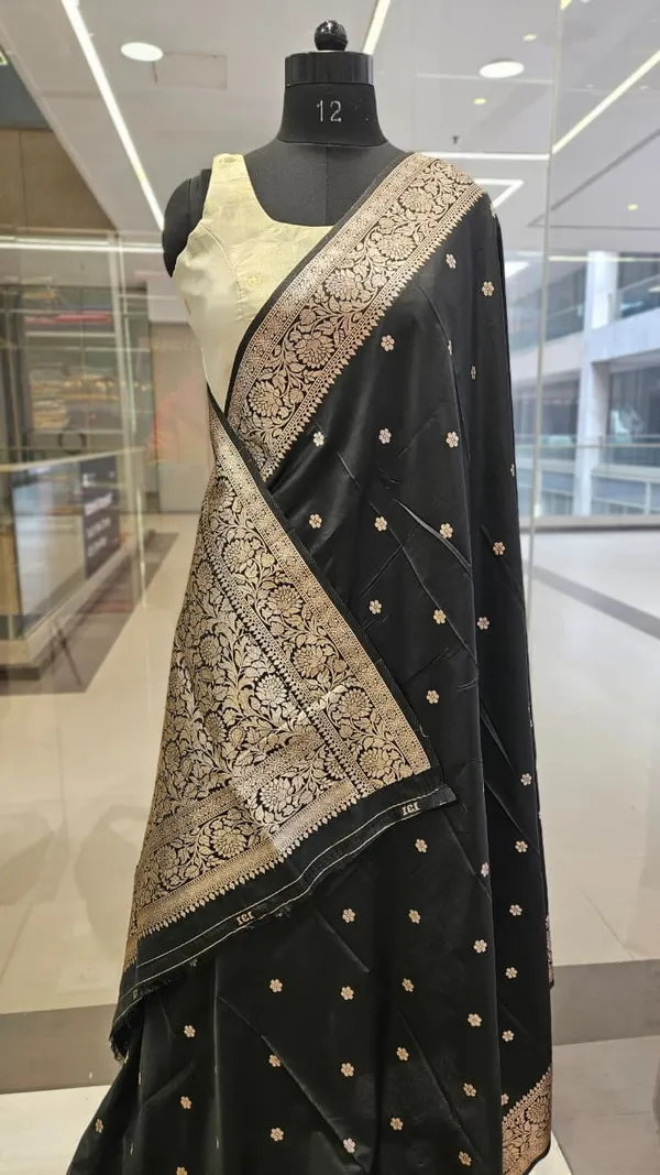 Banarasi_Classic_Boota_Black