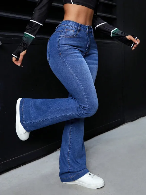 Bata_High_Rise_Straight_Fit_Stretchable_Denim_Jeans_For_Women