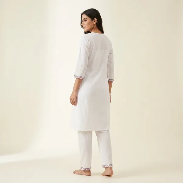 White_Cotton_Floral_Embroidered_Kurti_Pant_Set_For_Women