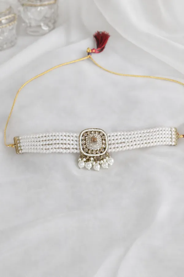 White_And_Gold_Elegant_Design_Alloy_Necklace_Set_For_Women
