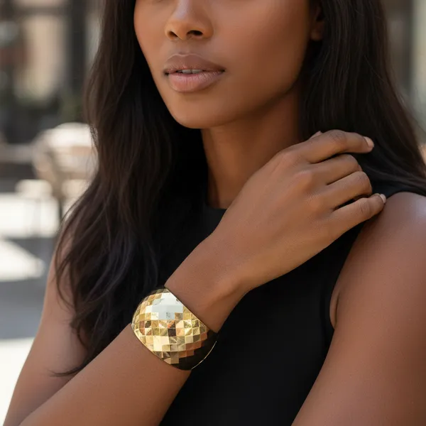 Gold_Radiant_Facet_Statement_Bangle_For_Women