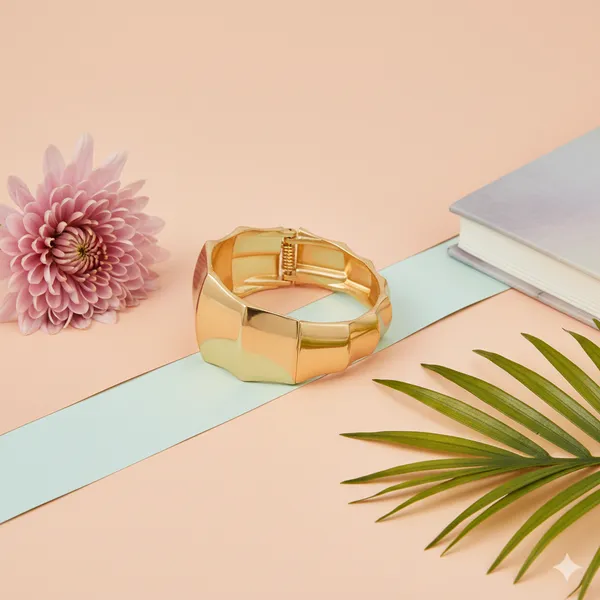Gold_Luxe_Edge_Signature_Bangle_For_Women