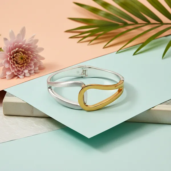 Gold_And_Silver_Velora_Luxe_Two_Tone_Statement_Bangle_For_Women