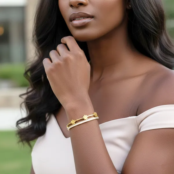 Gold_Floral_Radiance_Luxe_Bangle_For_Women
