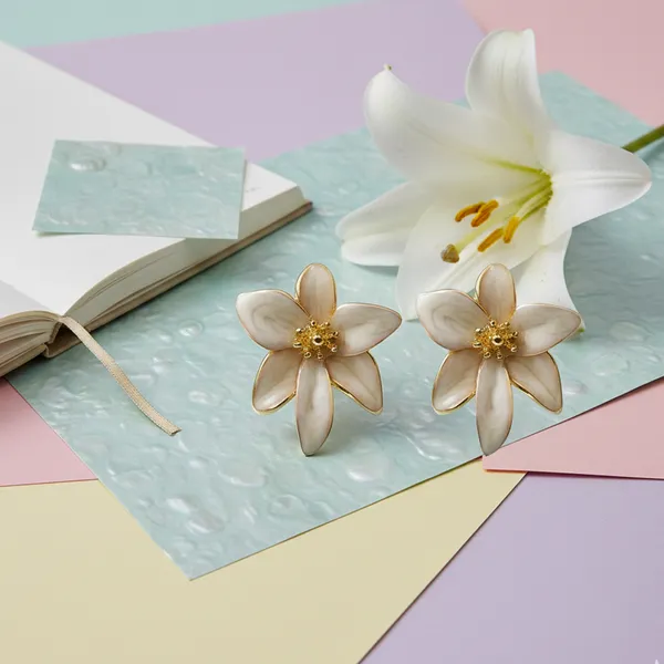 White_And_Gold_Classic_Bloom_Designer_Earrings_For_Women