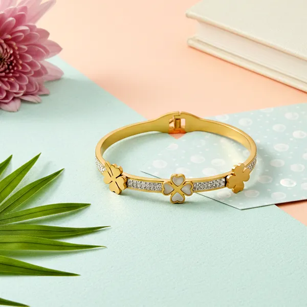 Gold_Fortune_Bloom_Designer_Bangle_For_Women
