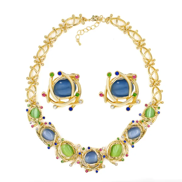 Gold_Modern_Radiance_Necklace_And_Earring_Set_For_Women
