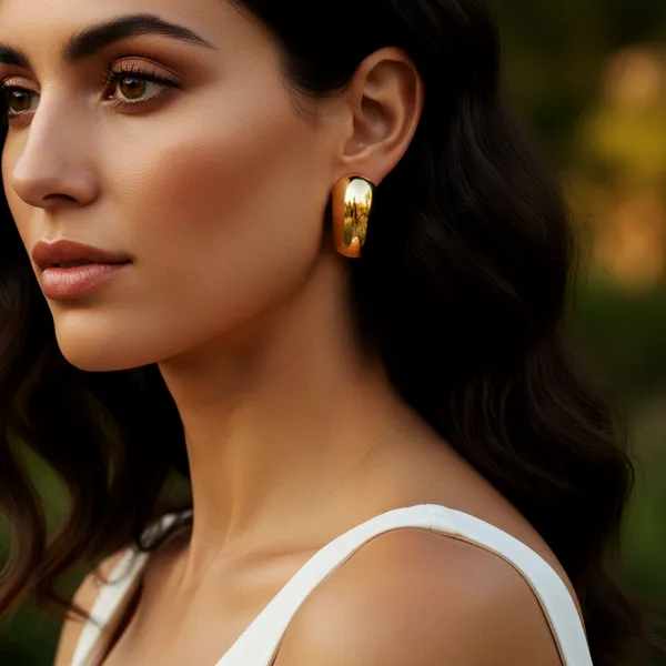 Gold_Luxe_Oval_Glow_Stud_Earrings_For_Women