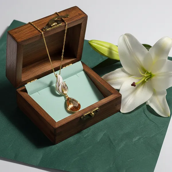 White_And_Gold_Brass_And_Mixed_Alloy_Necklace_For_Women