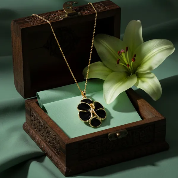 Black_And_Gold_Brass_And_Mixed_Alloy_Necklace_For_Women