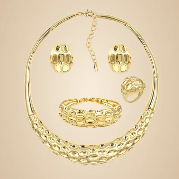 Gold_Modern_Textured_Elegance_Jewelry_Set_For_Women