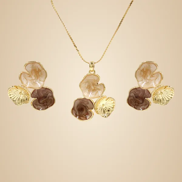 Multicolor_Brass_And_Mixed_Alloy_Necklace_For_Women