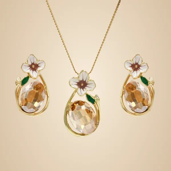 Multicolor_Brass_And_Mixed_Alloy_Necklace_For_Women
