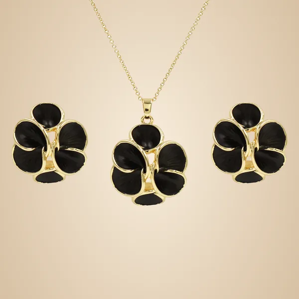 Black_And_Gold_Brass_And_Mixed_Alloy_Necklace_For_Women