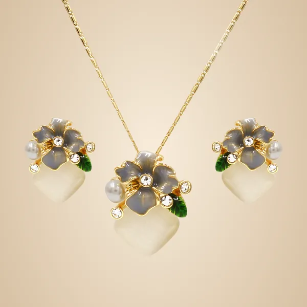 Multicolor_Brass_And_Mixed_Alloy_Necklace_For_Women