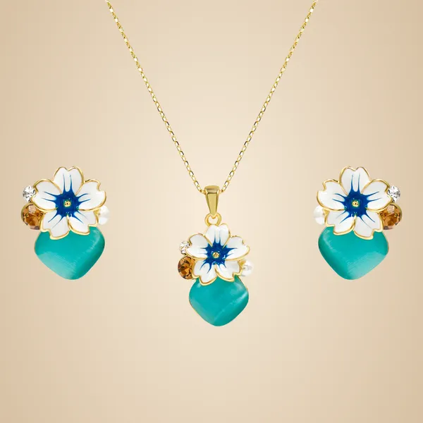 Multicolor_Brass_And_Mixed_Alloy_Necklace_For_Women