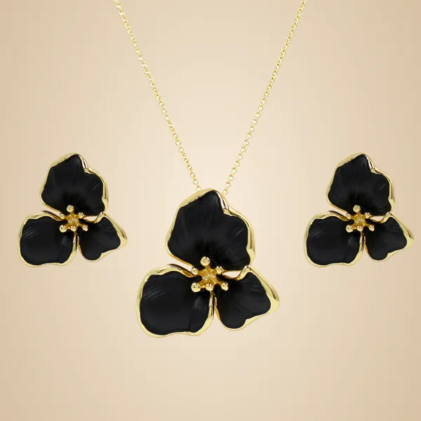 Black_And_Gold_Brass_And_Mixed_Alloy_Necklace_For_Women
