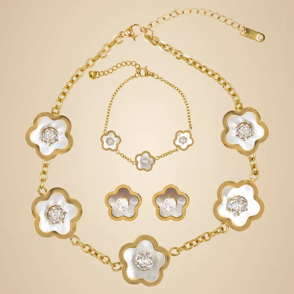 Gold_Brass_And_Mixed_Alloy_Necklace_For_Women
