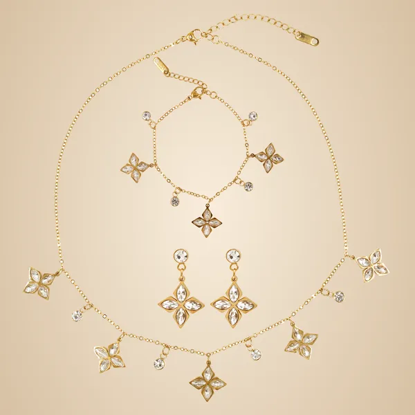 Gold_Brass_And_Mixed_Alloy_Necklace_For_Women