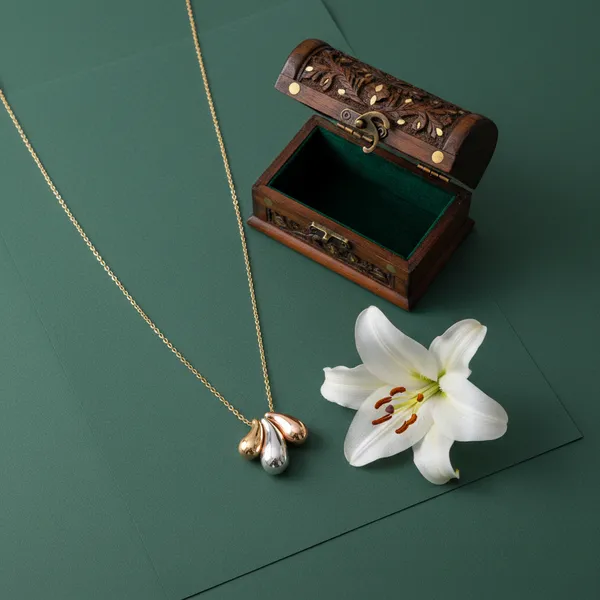 Multicolor_Brass_And_Mixed_Alloy_Necklace_For_Women