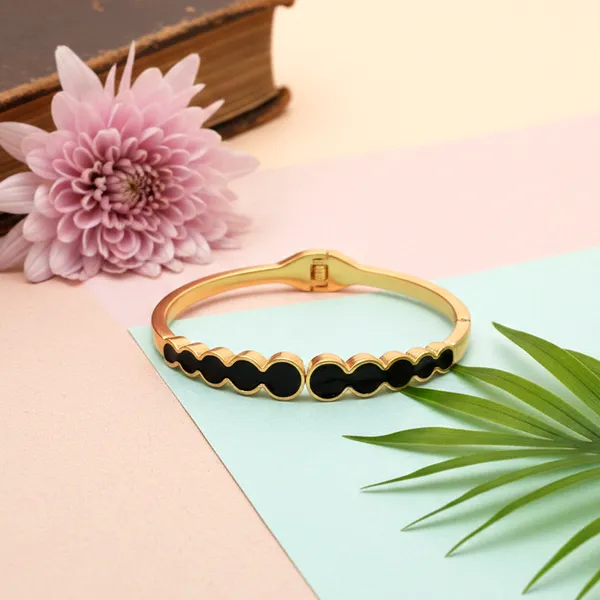 Black_And_Gold_Midnight_Luxe_Gold_Tone_Designer_Bangle_For_Women