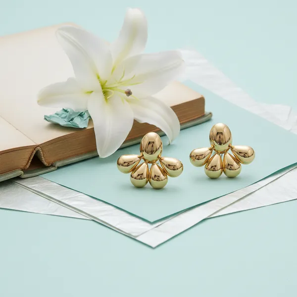 Gold_Sculpted_Bloom_Luxe_Earrings_For_Women