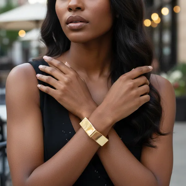 Gold_Imperial_Edge_Statement_Bangle_For_Women