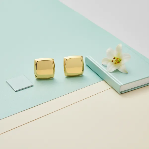 Gold_The_Signature_Square_Stud_For_Women