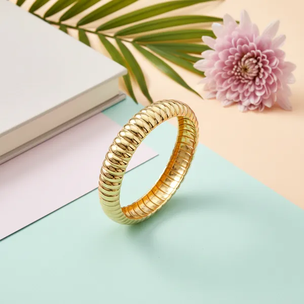 Gold_Radiant_Curve_Signature_Bangle_For_Women