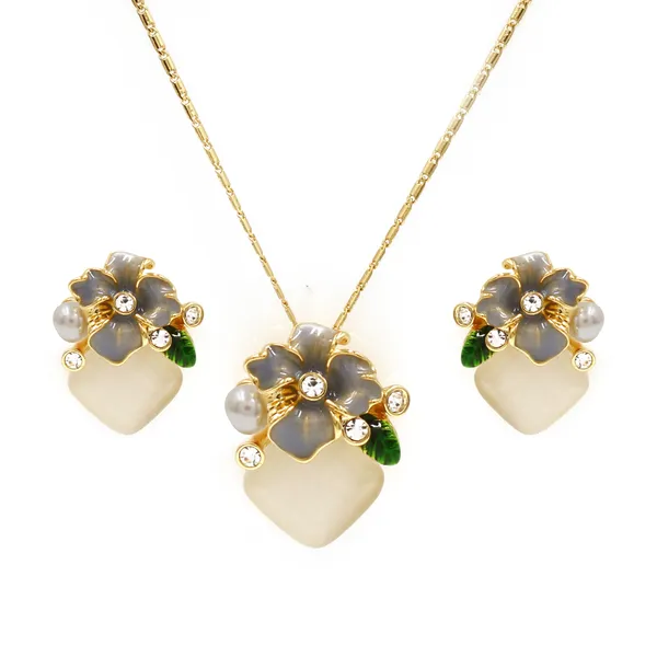 Multicolor_Brass_And_Mixed_Alloy_Necklace_For_Women